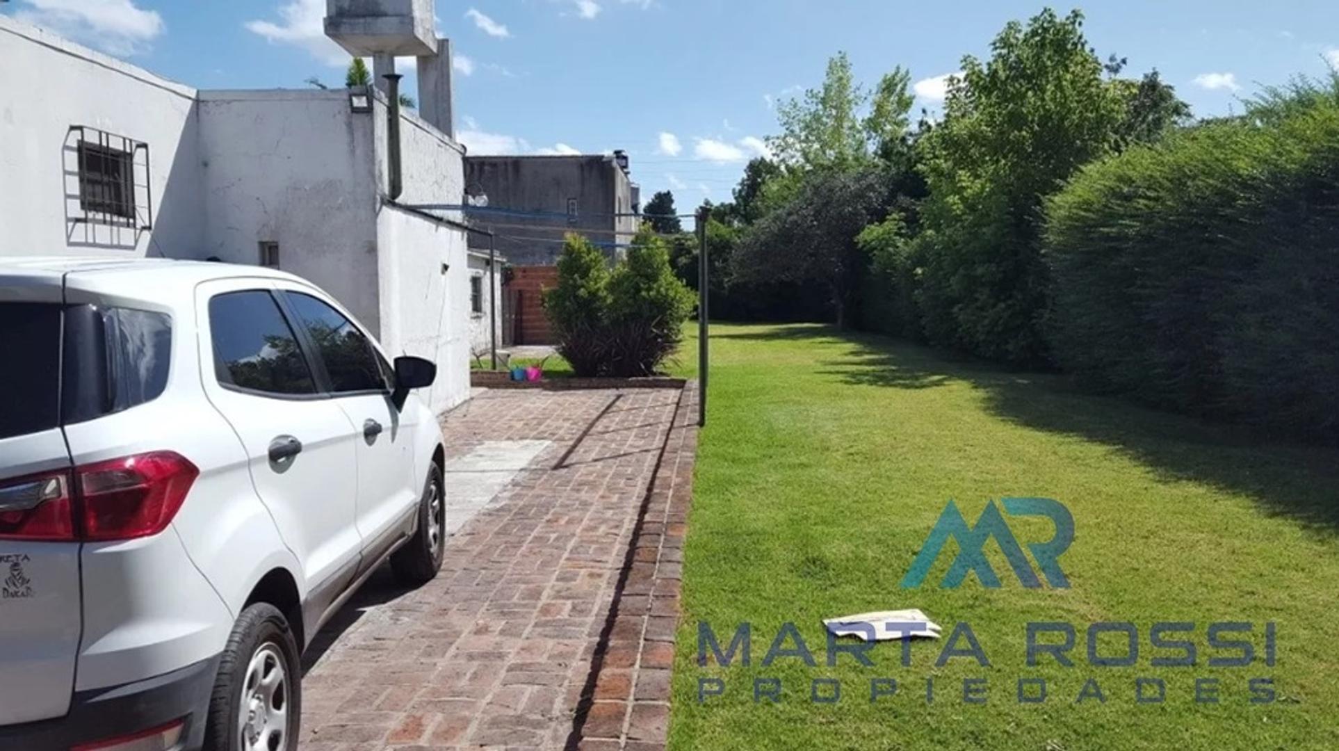 Casa en Venta con 4 cocheras