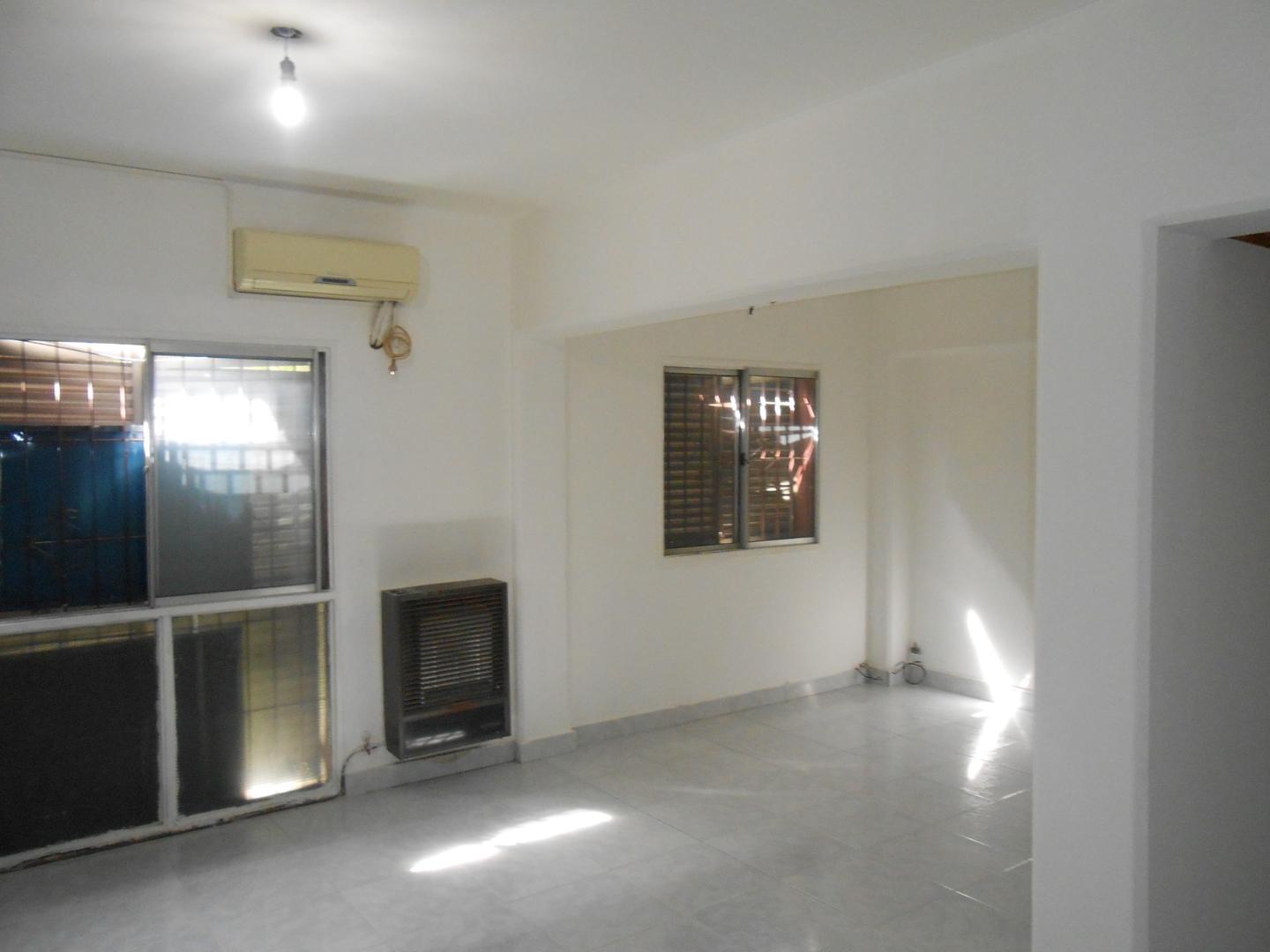 Las Flores 1600 , Piso PB