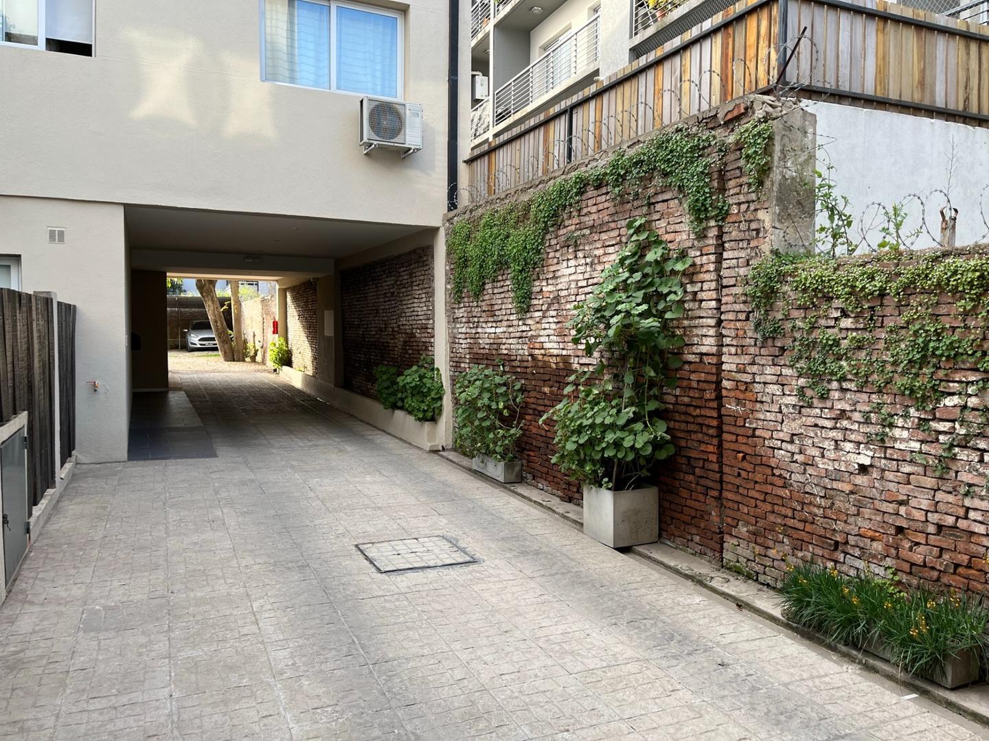 Bouchard 1563 , Piso 2