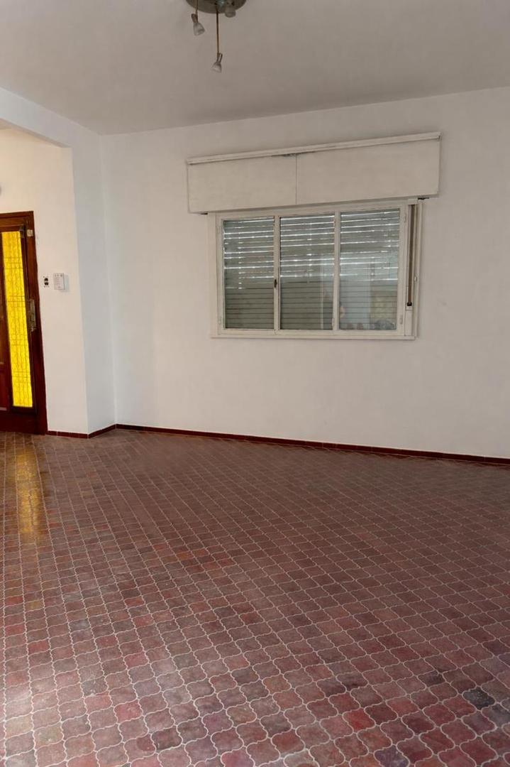 Casa en Alquiler con 1 cochera