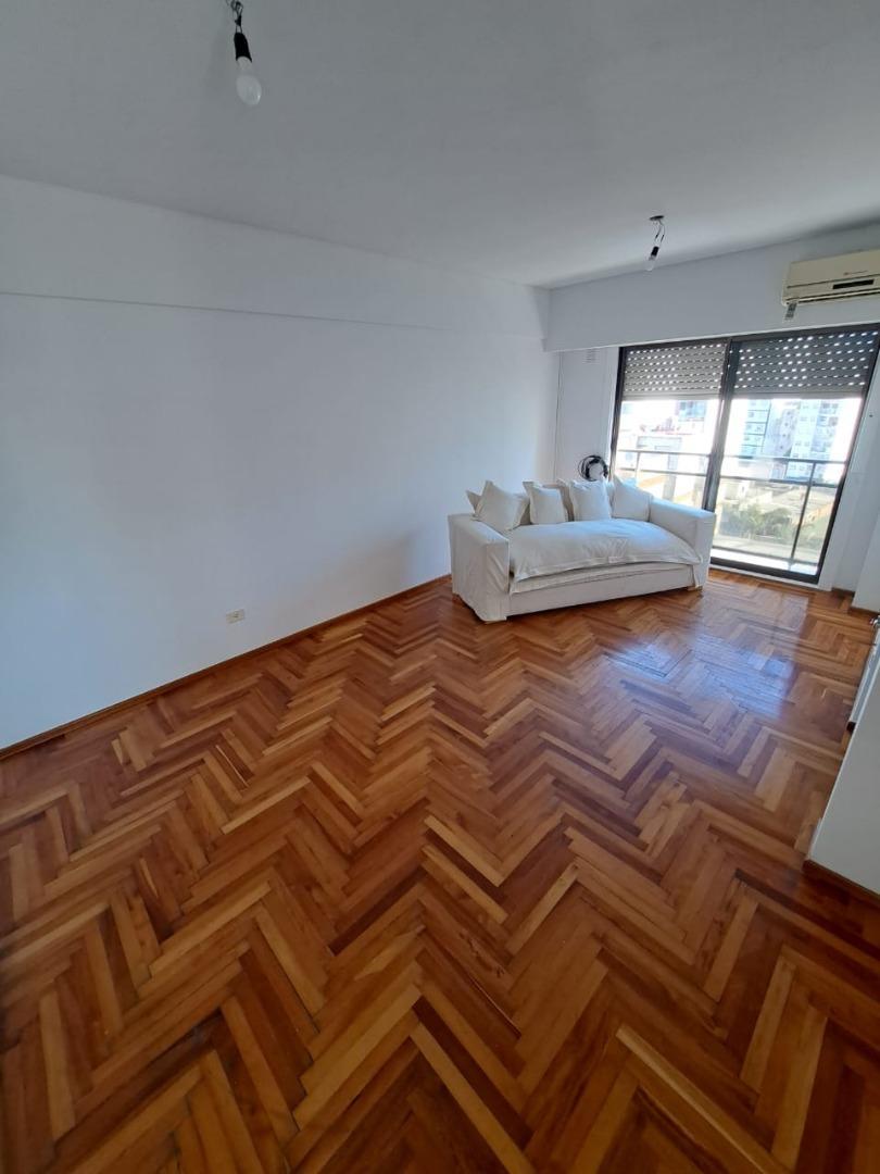 DEPARTAMENTO 2 AMB CON BAULERA