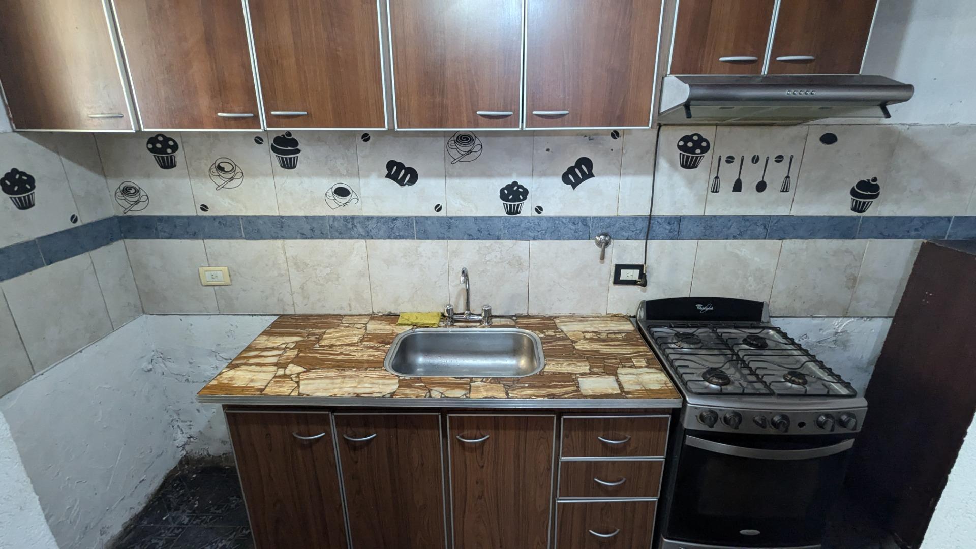 Departamento tipo casa de 3 ambientes con gran patio