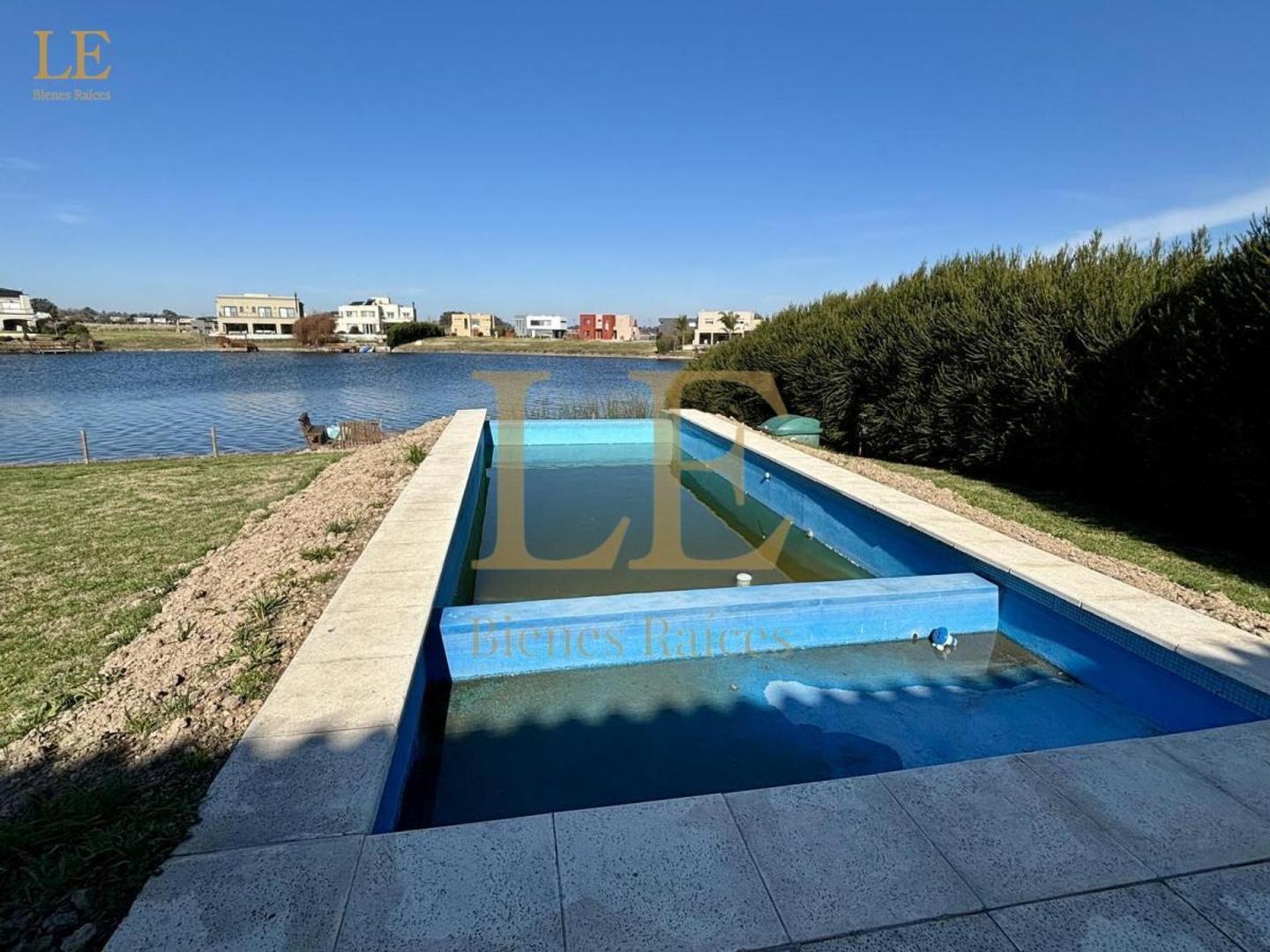 Casa 5 ambientes con 3 baños