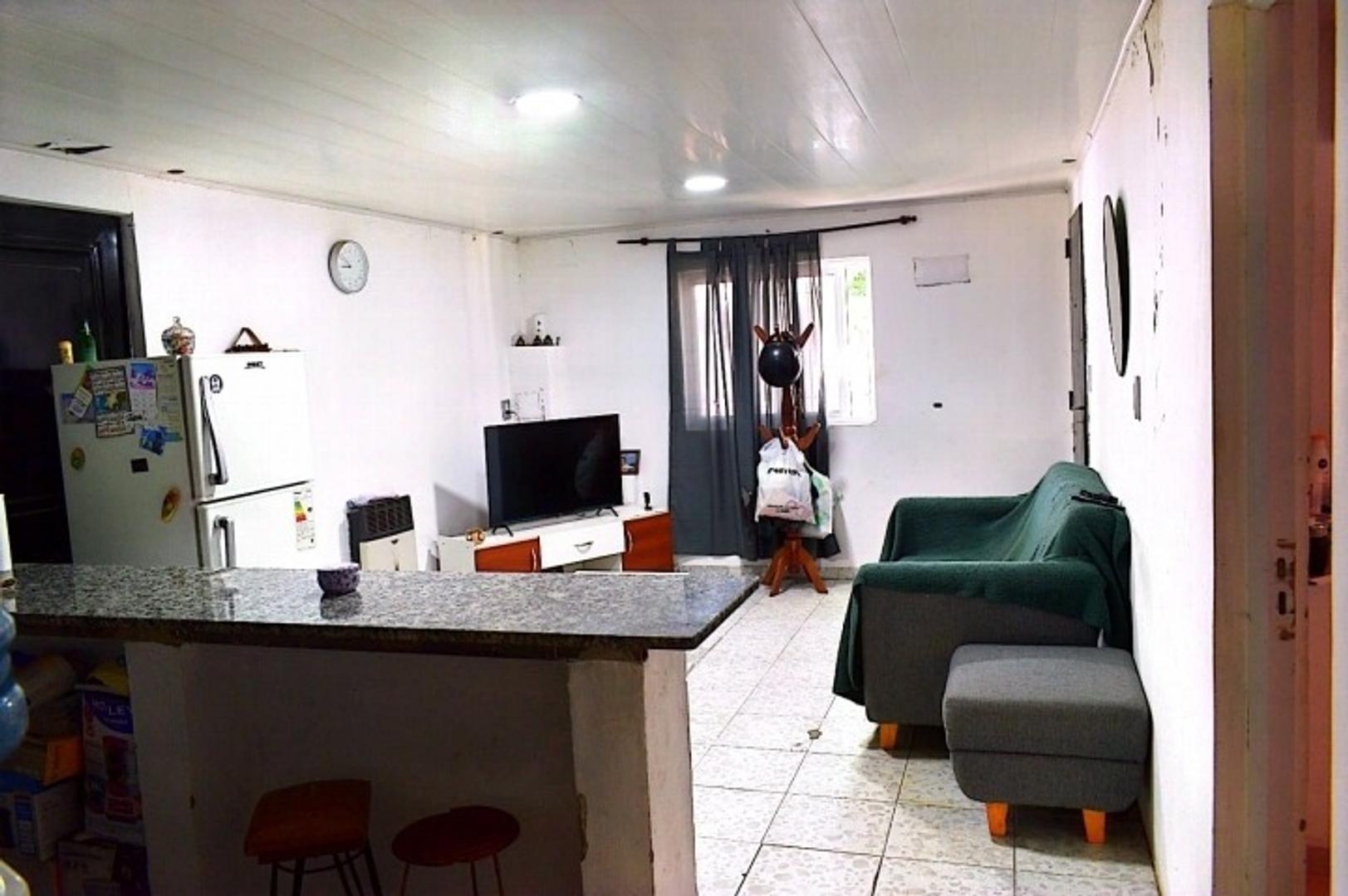 Casa 4 ambientes con 1 baño