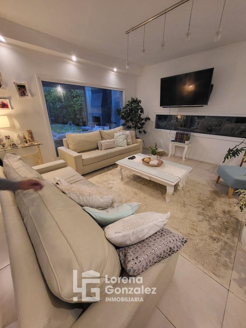 Casa en Alquiler Temporal con 4 cocheras