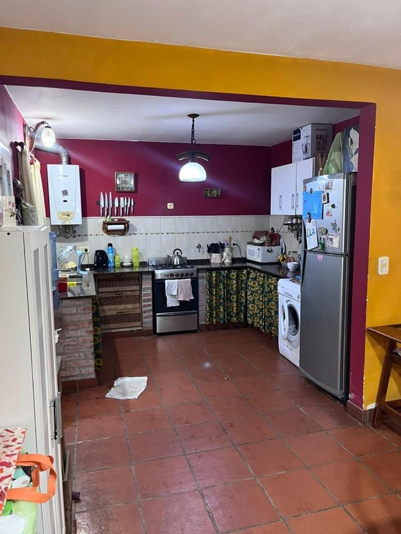 Casa en Venta con 3 cocheras