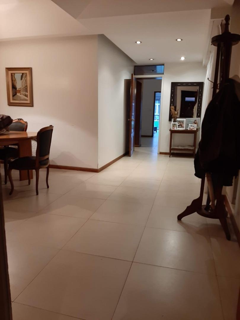 Casa 5 ambientes con 5 baños