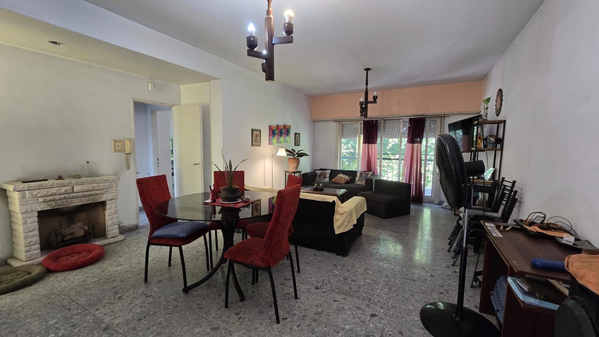 Departamento tres ambientes patio venta Ituzaingo permuta