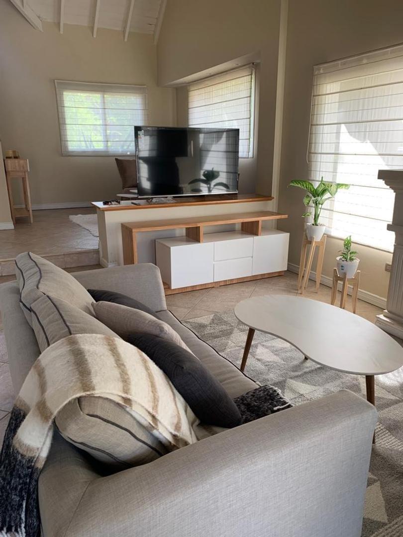 CASA EN VENTA EN ST THOMAS SUR! OPORTUNIDAD!