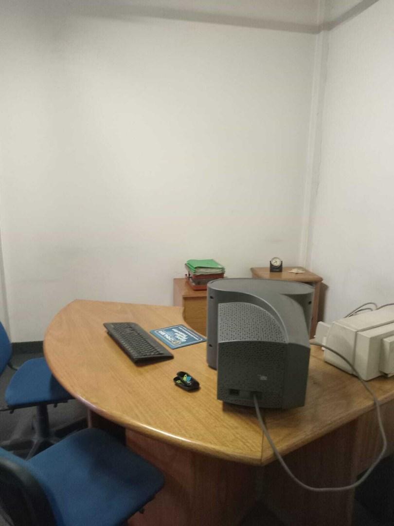 Avenida Hipolito Yrigoyen 400