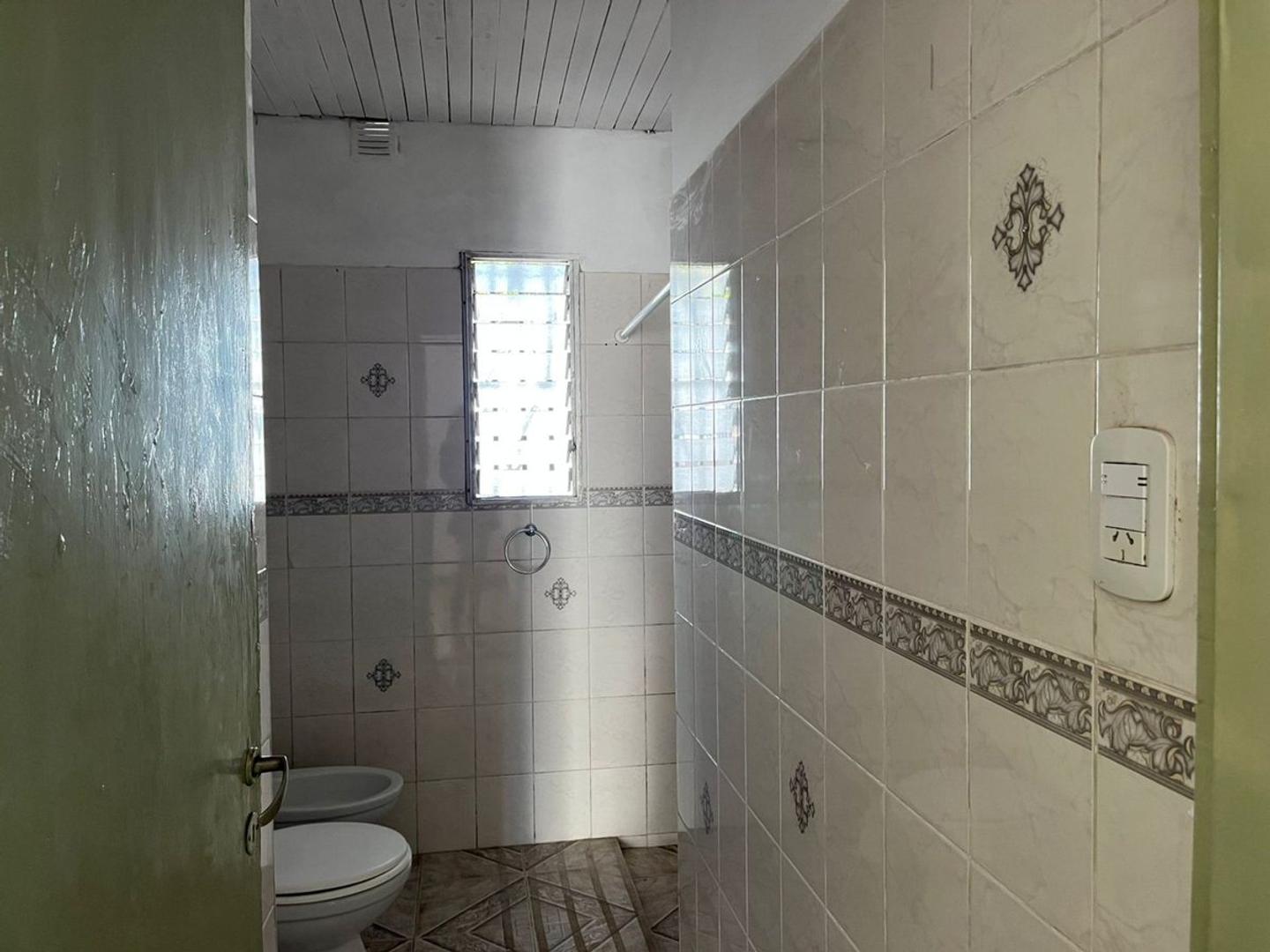 Casa en Alquiler con 1 cochera