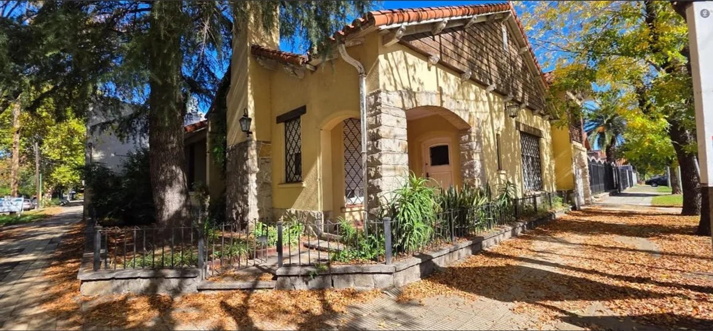 Casa en venta de 6 ambientes en Ituzaingó Sur