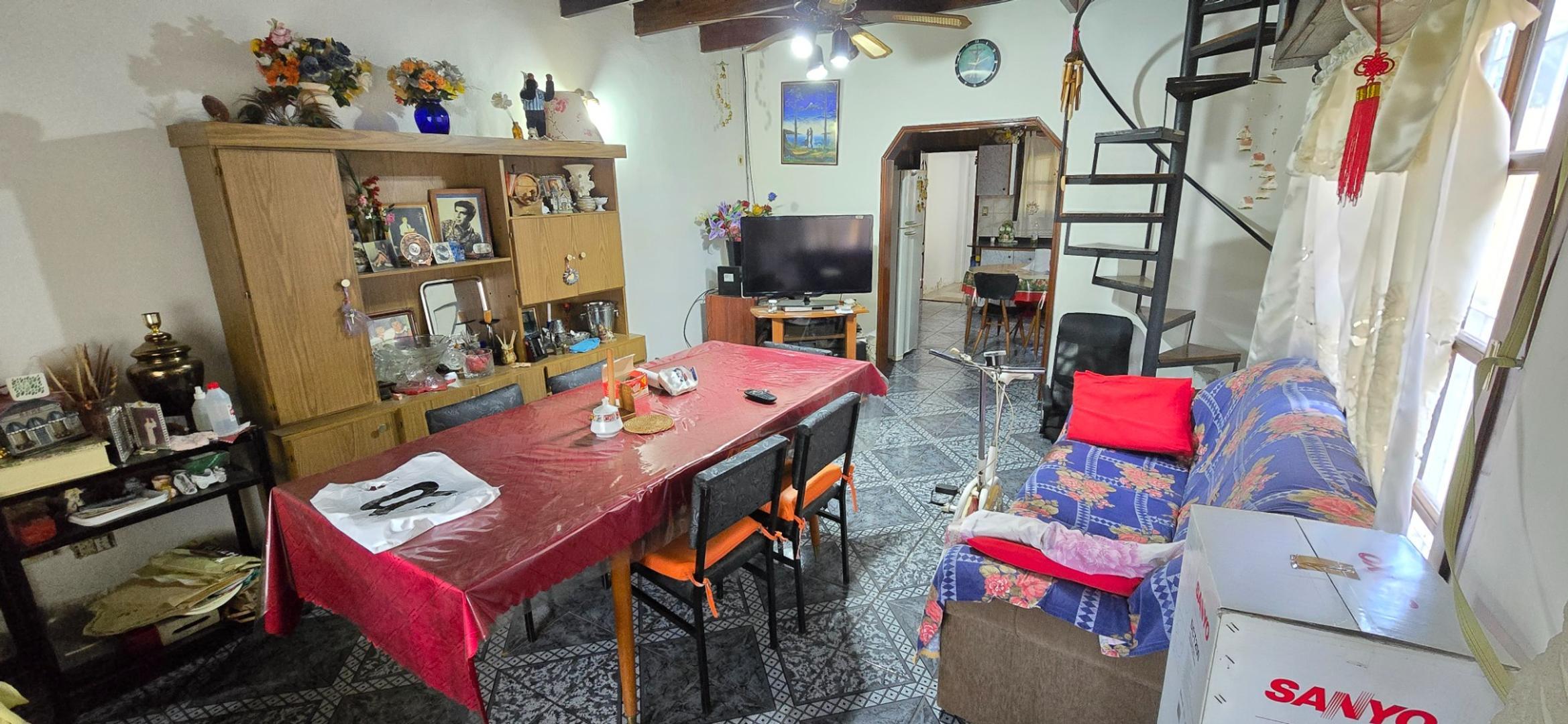 Casa en Venta con 3 cocheras