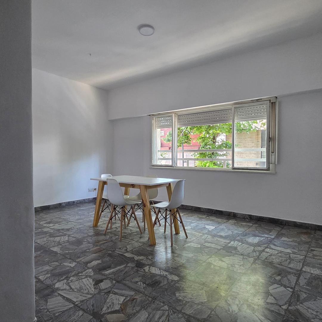 Depto Tipo Casa en Venta 50 años