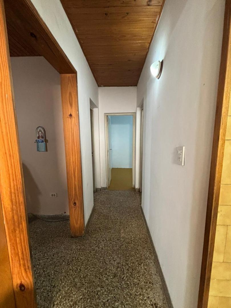 Casa el frente de 2 dormitorios en venta