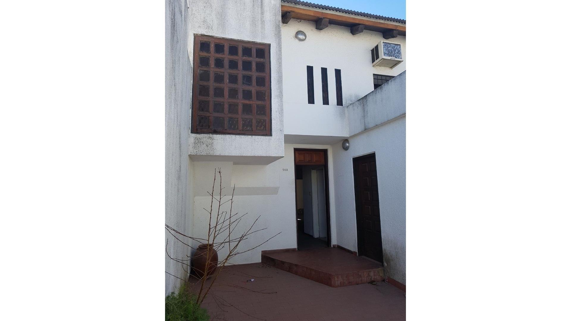 Zona tribunales - 2 plantas - 3 dormitorios ideal estudio