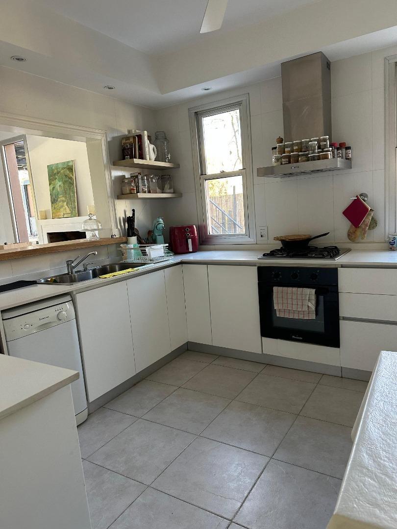 Casa en Alquiler Temporal con 5 cocheras