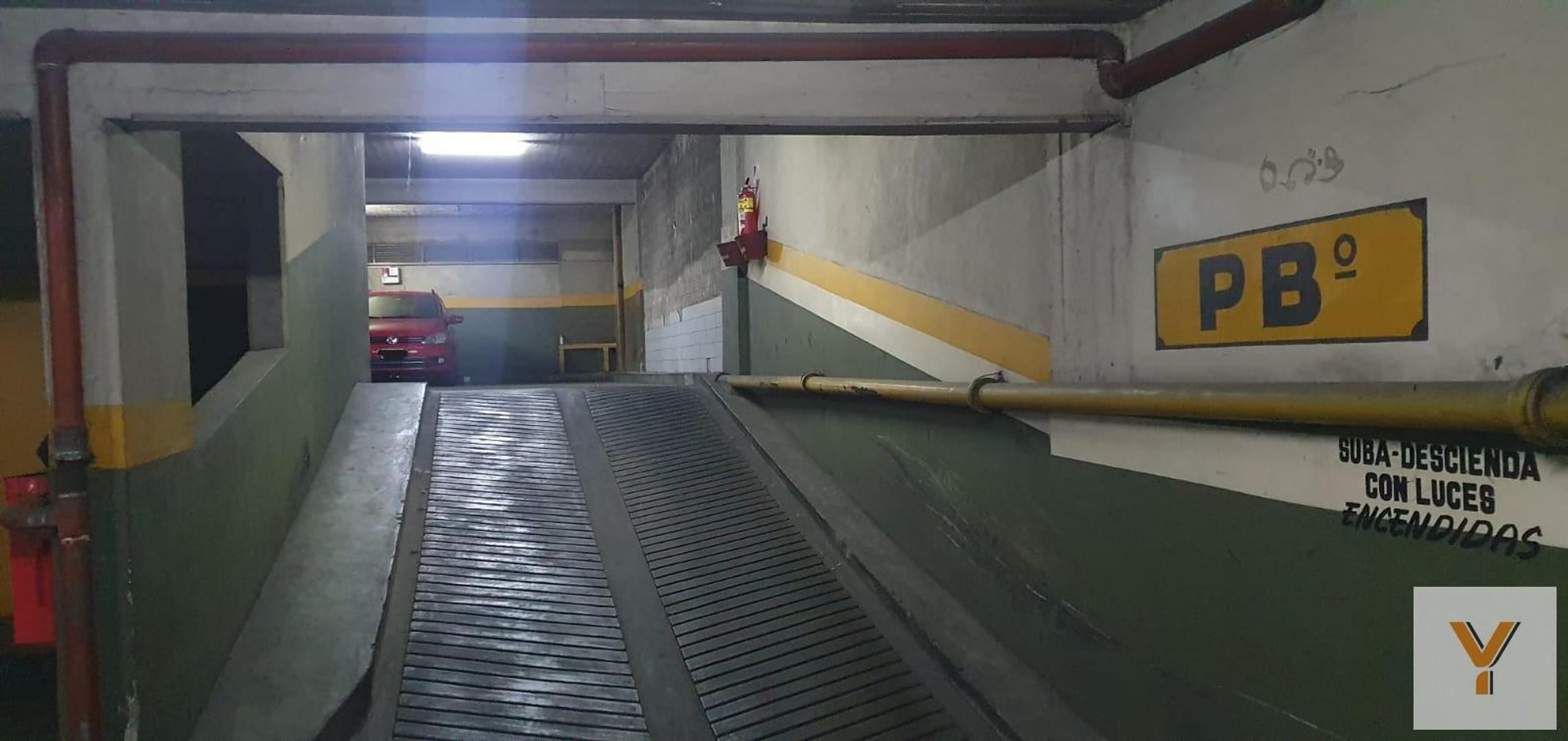 Cochera en venta - 12Mts2 - Caballito