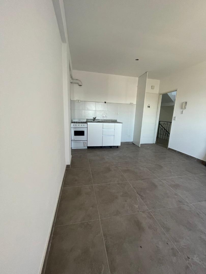 Moderno departamento de 2 ambientes sobre Av. Pte Peron