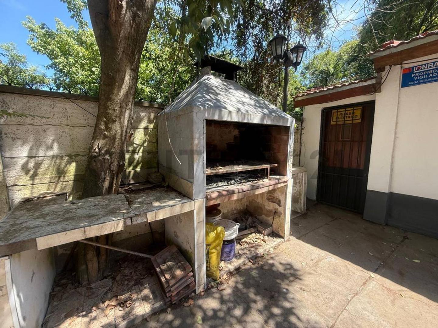 CASA QUINTA EN VENTA MORENO 3 AMBIENTES