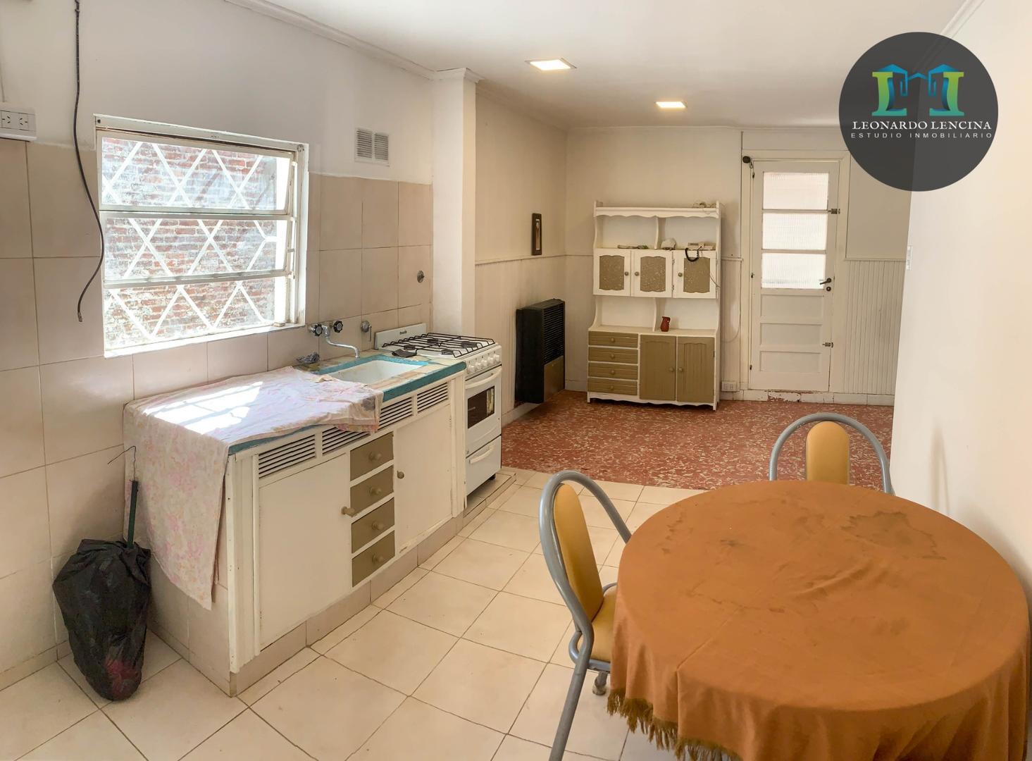 VENTA CASA - 4 AMB. - MALVINAS ARGENTINAS -