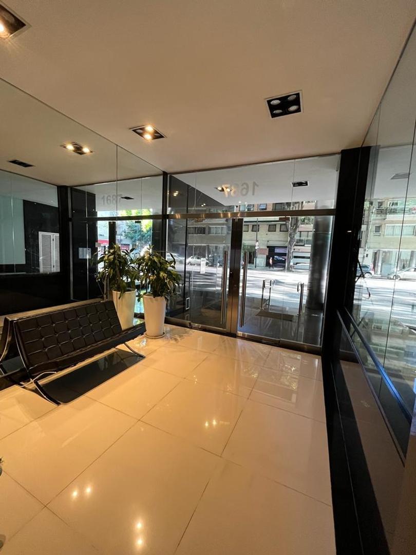 Av Dr P Goyena 1600 , Piso 11º/12º