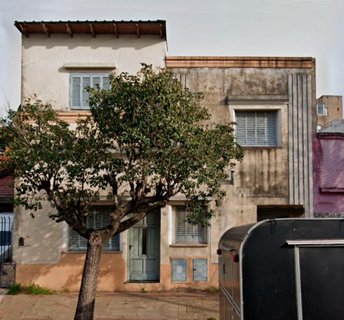 Casa de 4 ambientes con lote A REFECCIONAR