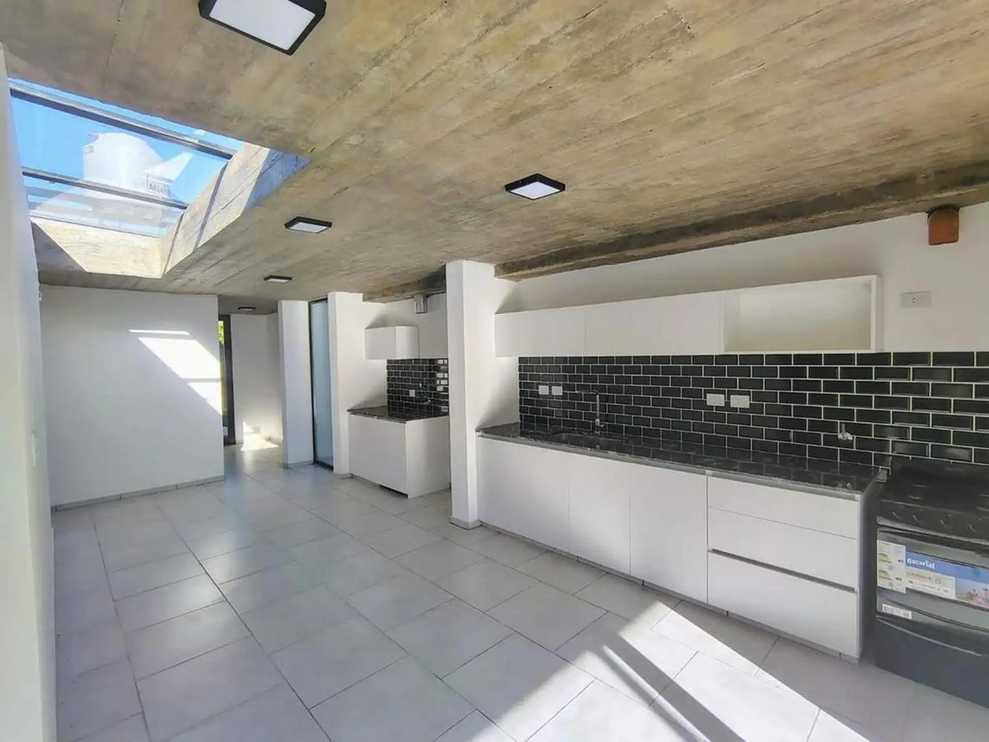 Casa 3 ambientes con 1 baño