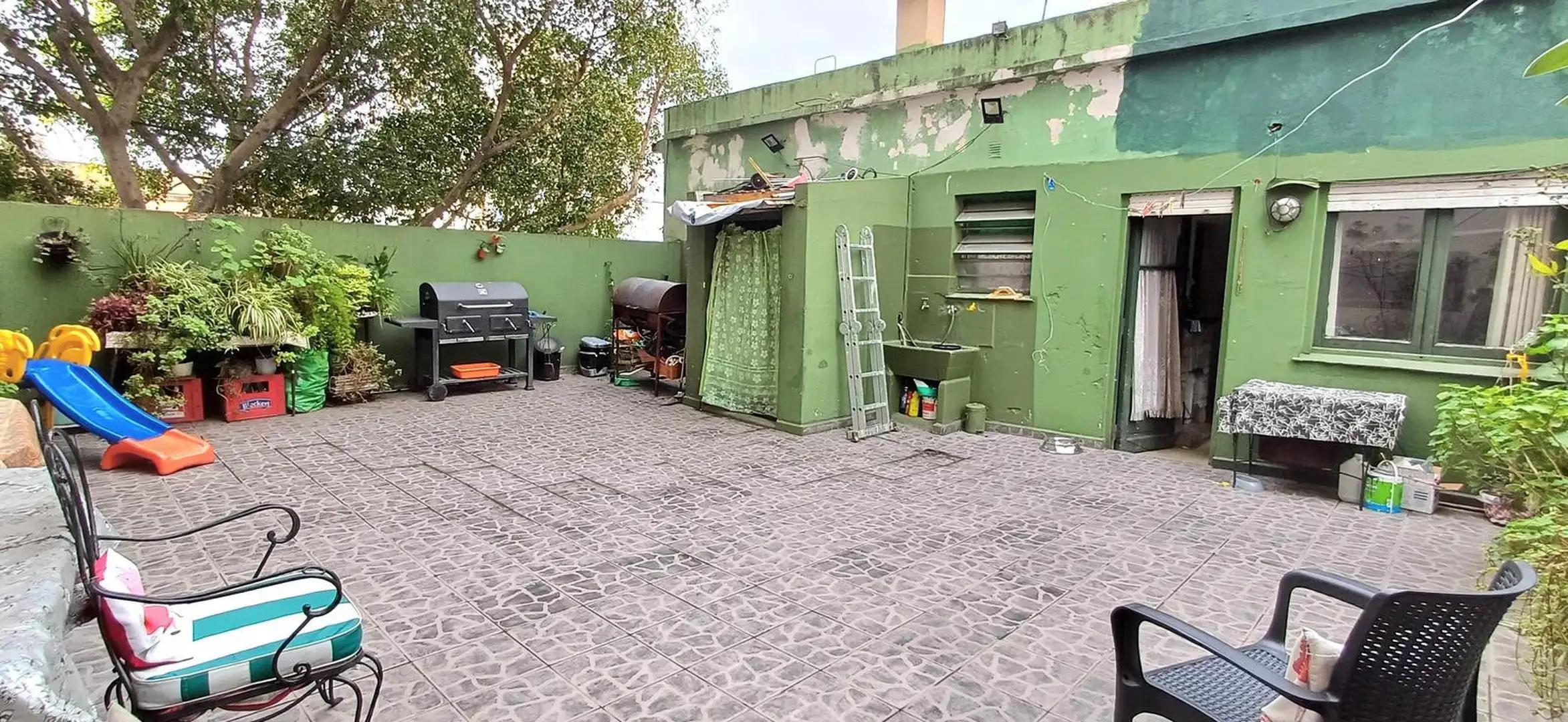 Depto Tipo Casa en Venta de 5 ambientes