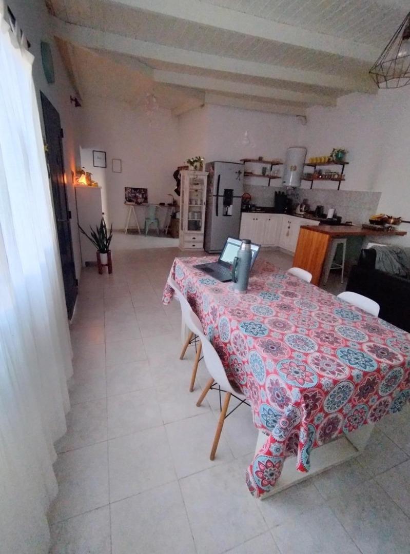 Casa 3 ambientes con 1 baño