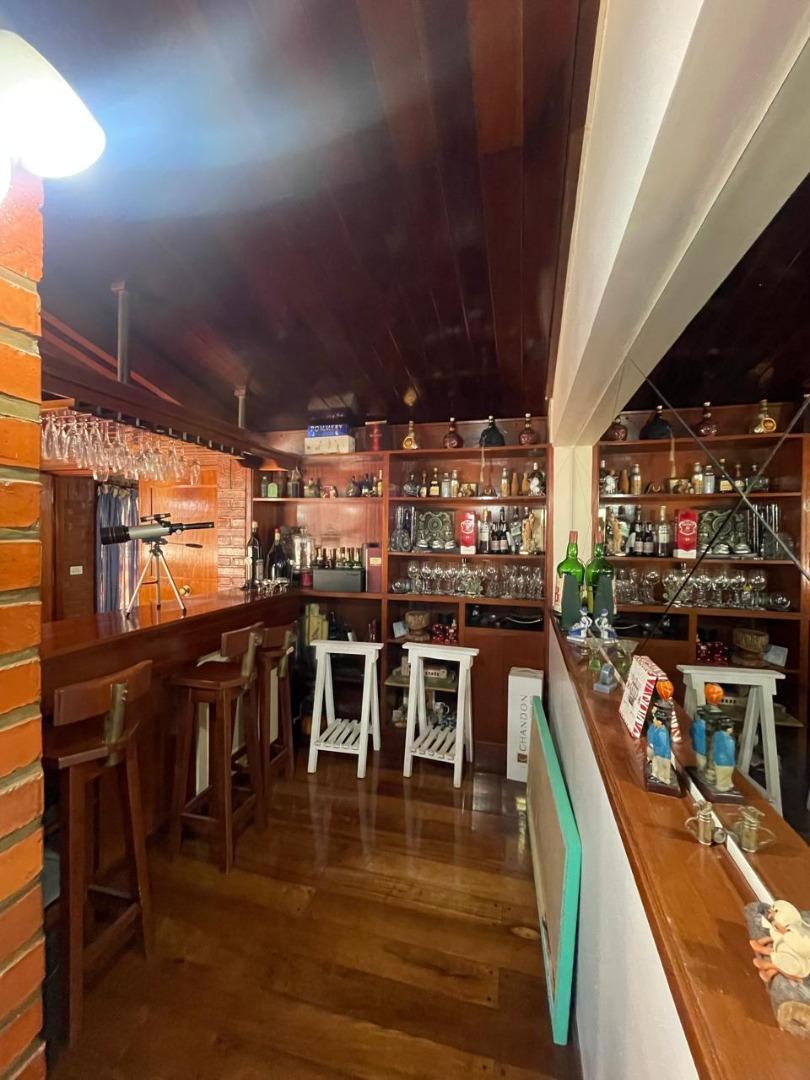Casa en Venta con 5 cocheras