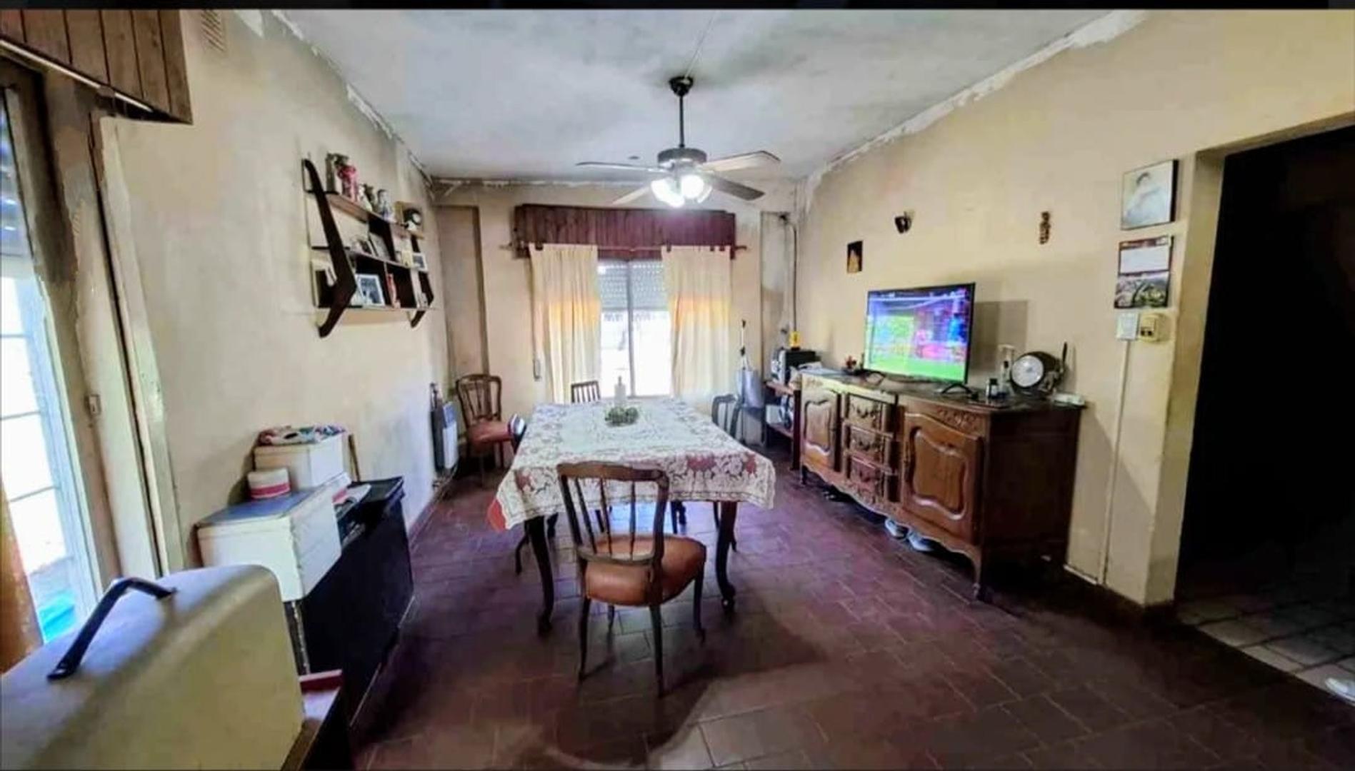 Casa 3 ambientes con 1 baño