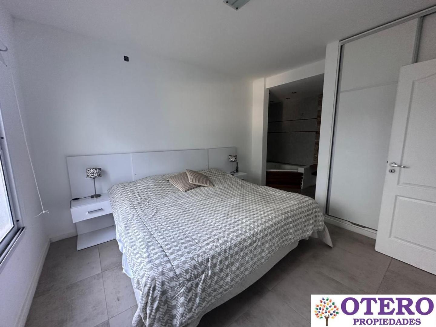 Casa en Alquiler Temporal con 4 cocheras