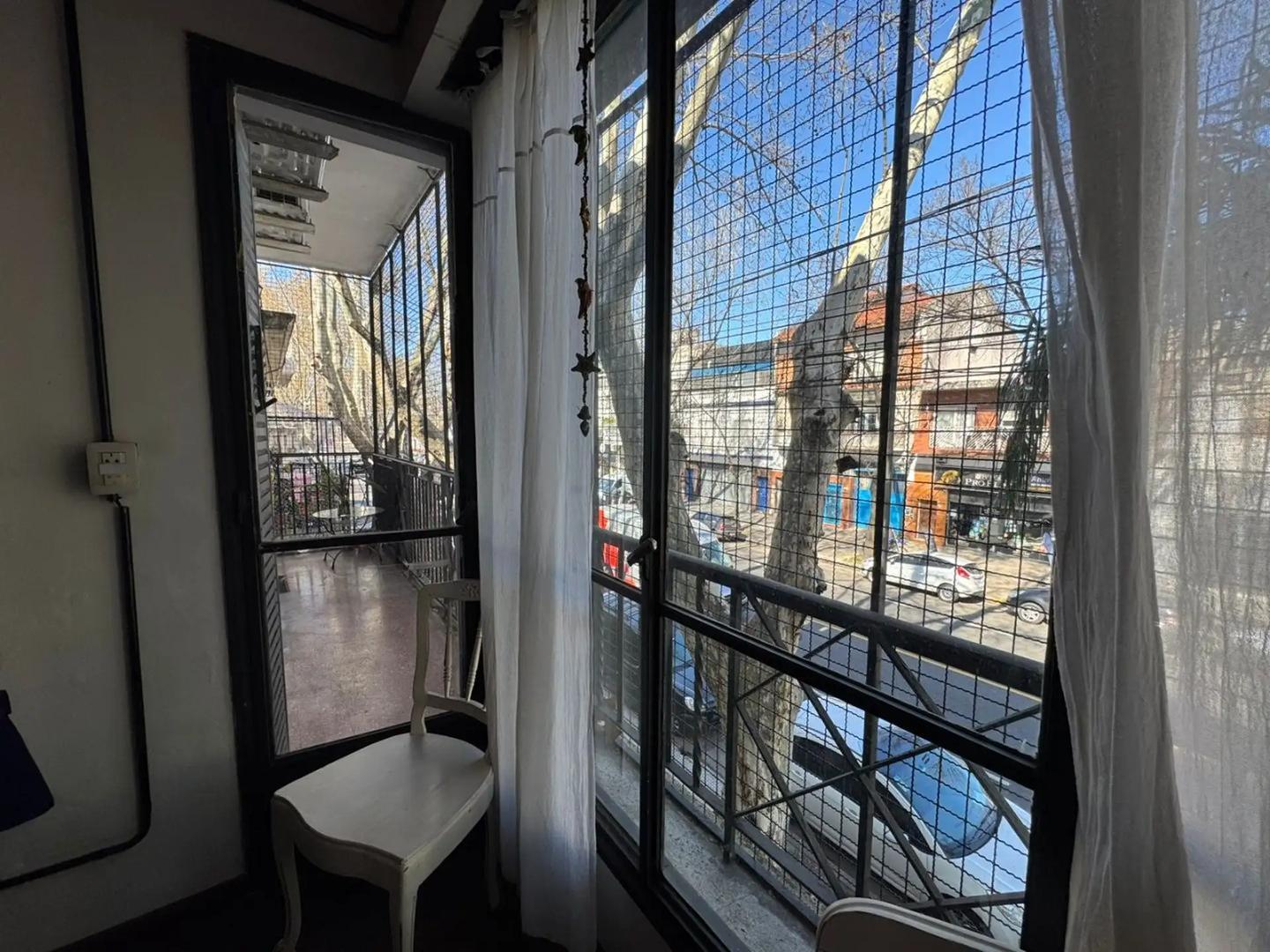 Avenida La Plata 2400, Piso 1