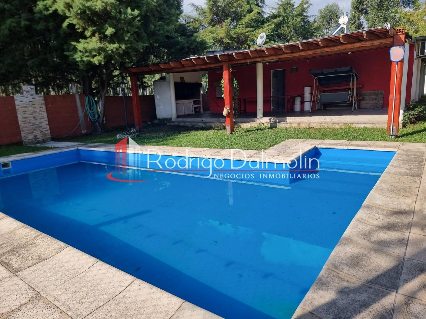 Casa en Venta con 3 cocheras