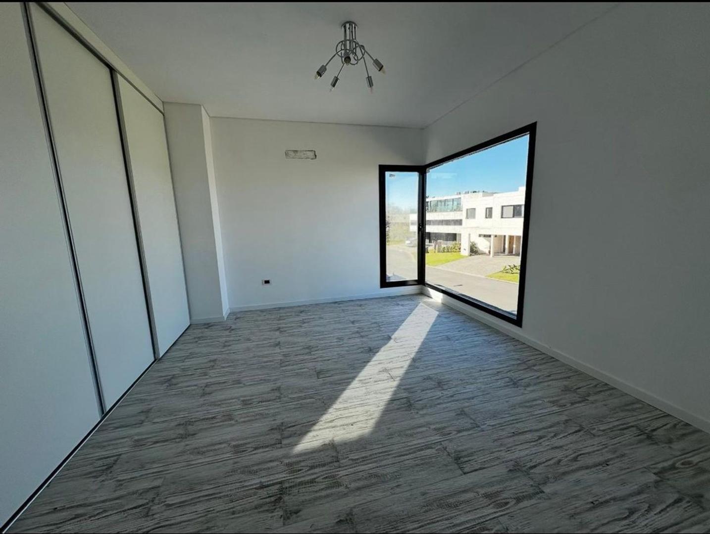 ALQUILER CASA 5 AMB CON MUELLE PROPIO VILLANUEVA