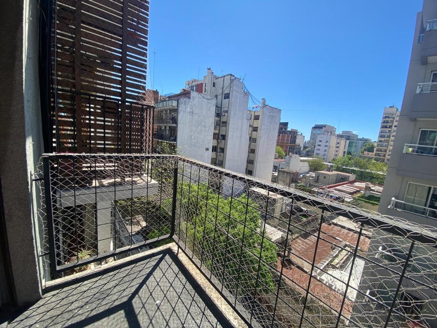 Sarmiento 4300, Piso 6