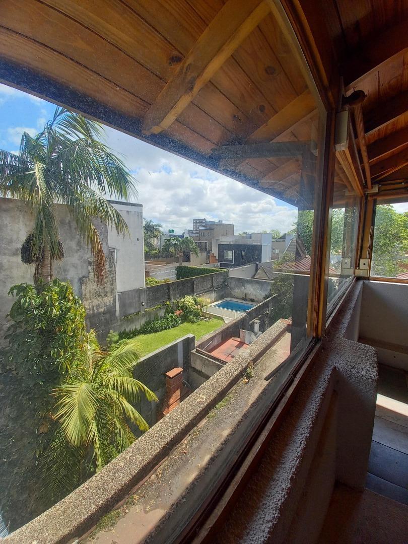 Casa en Alquiler con 1 cochera