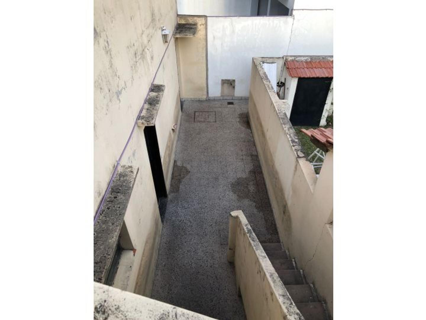 Depto Tipo Casa 2 ambientes con 1 baño