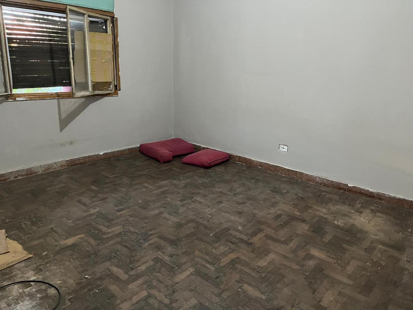 Casa en Alquiler con 1 cochera