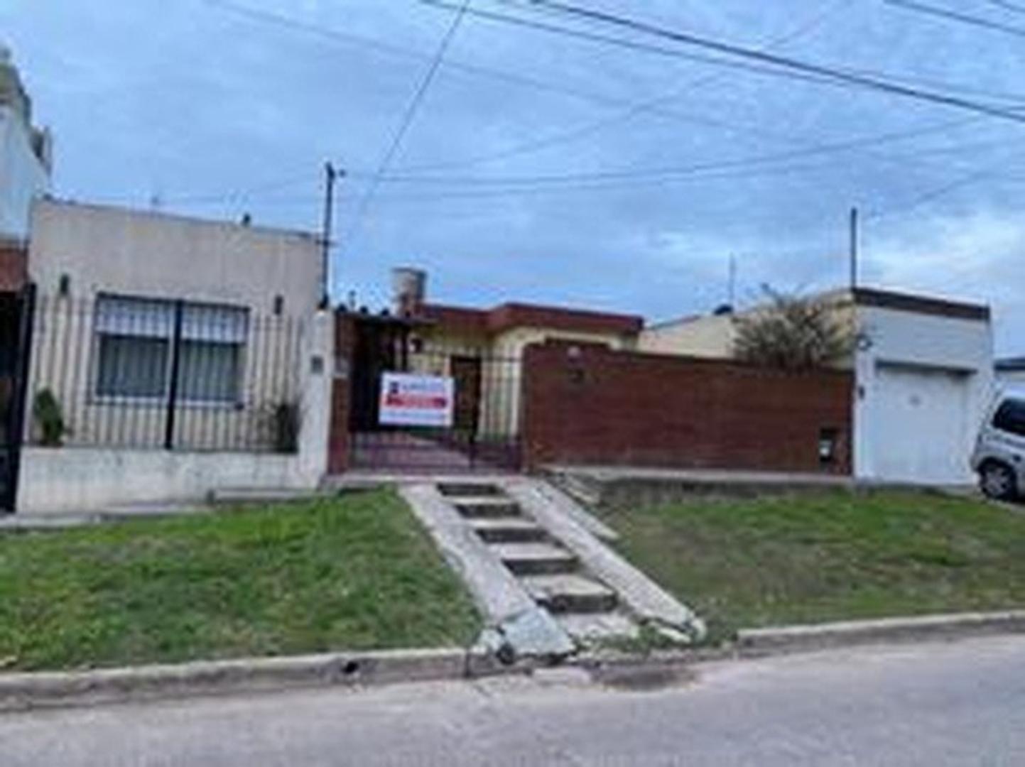 CASA 3 AMBIENTES SOBRE AMPLIO LOTE