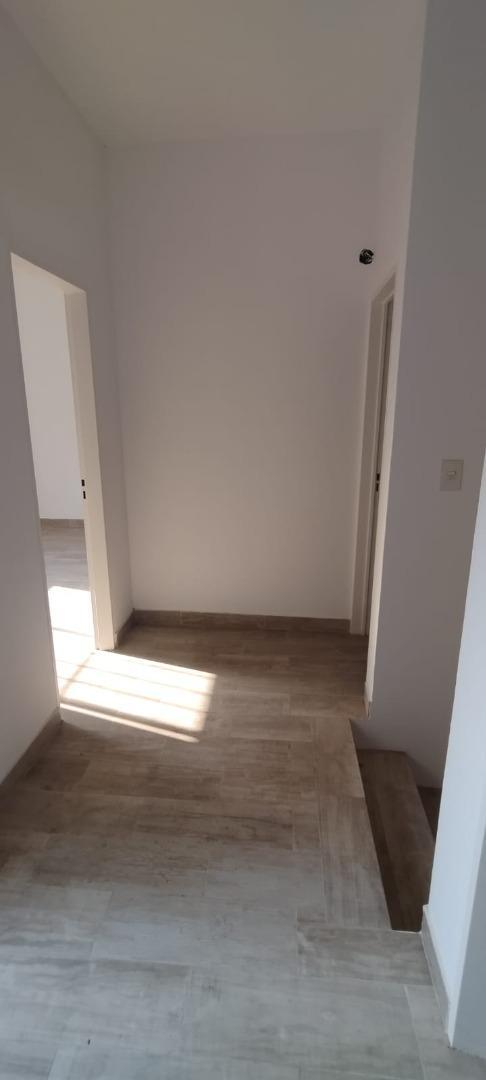 Depto Tipo Casa 4 ambientes con 2 baños