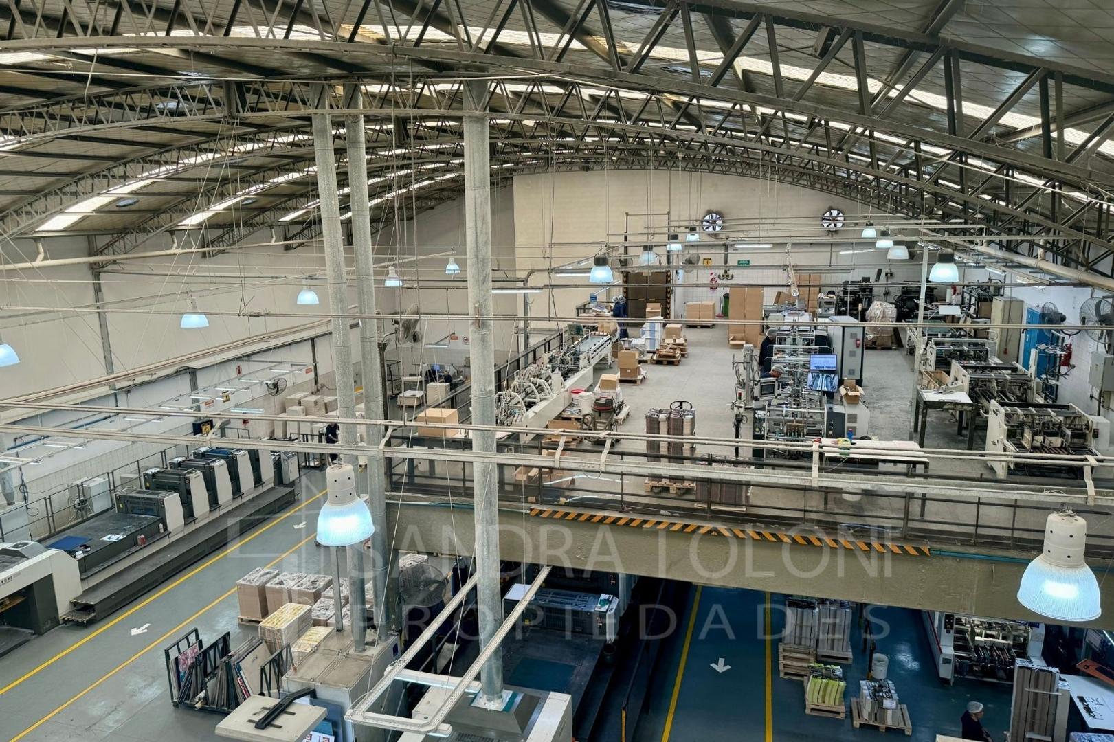 VENTA GALPÓN INDUSTRIAL C/OFICINAS EN PIÑEYRO, AVELLANEDA