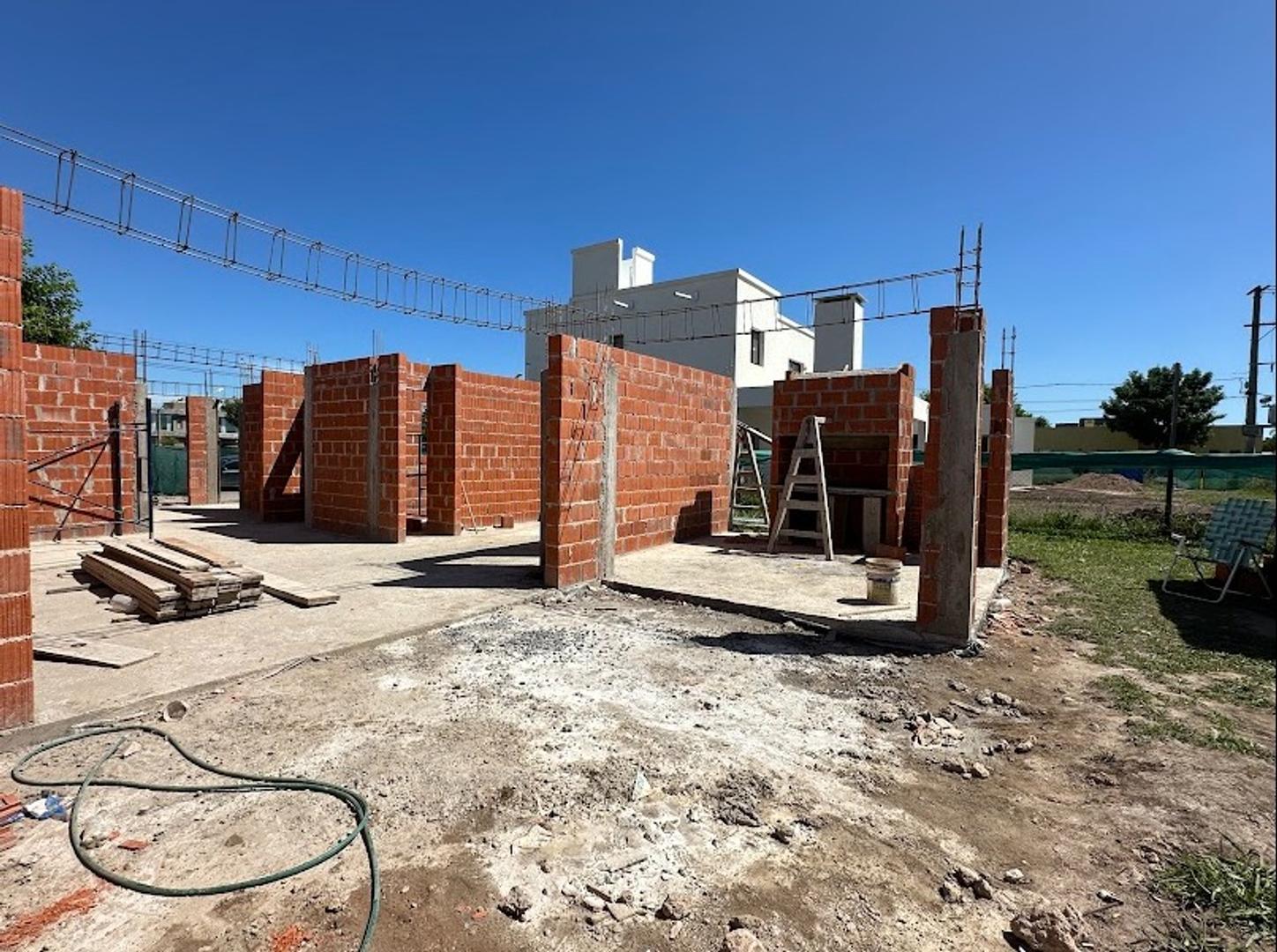 Casa 4 ambientes con 3 baños