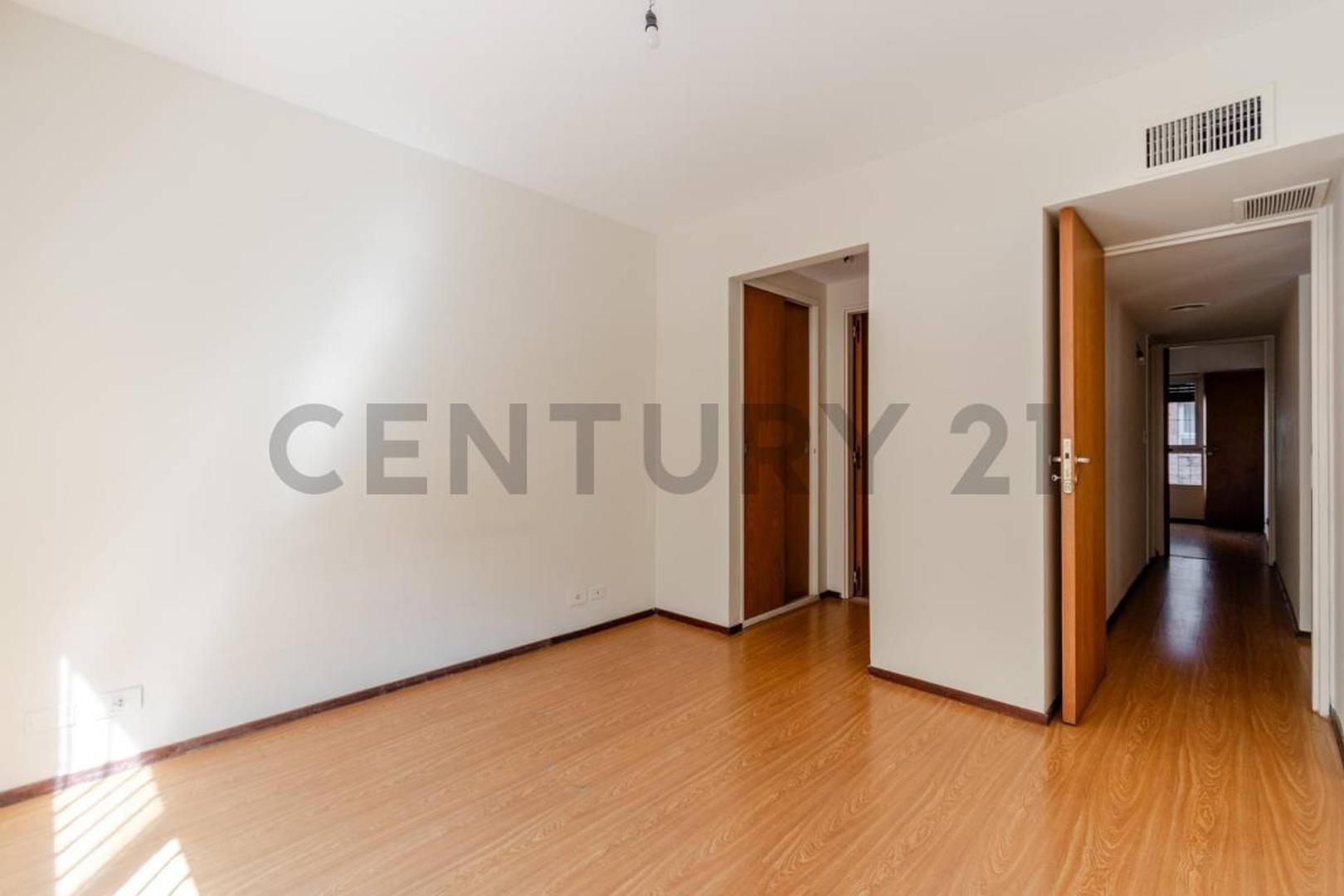 Departamento 4 ambientes con 3 baños