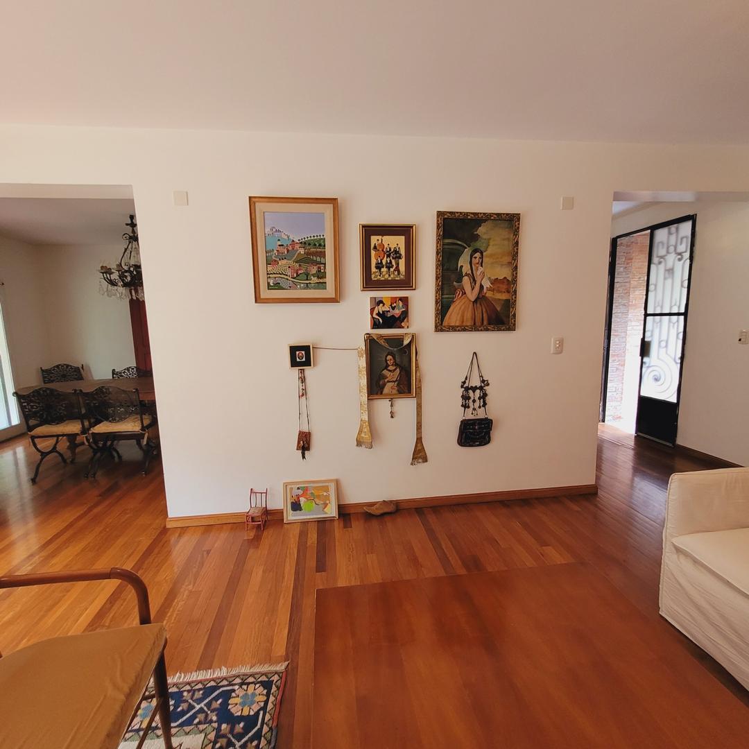 Casa en Alquiler Temporal con 3 cocheras