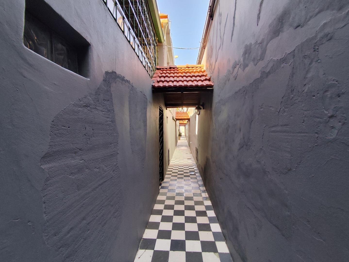 Oficina en PH en Belgrano luminosa bajas expensas