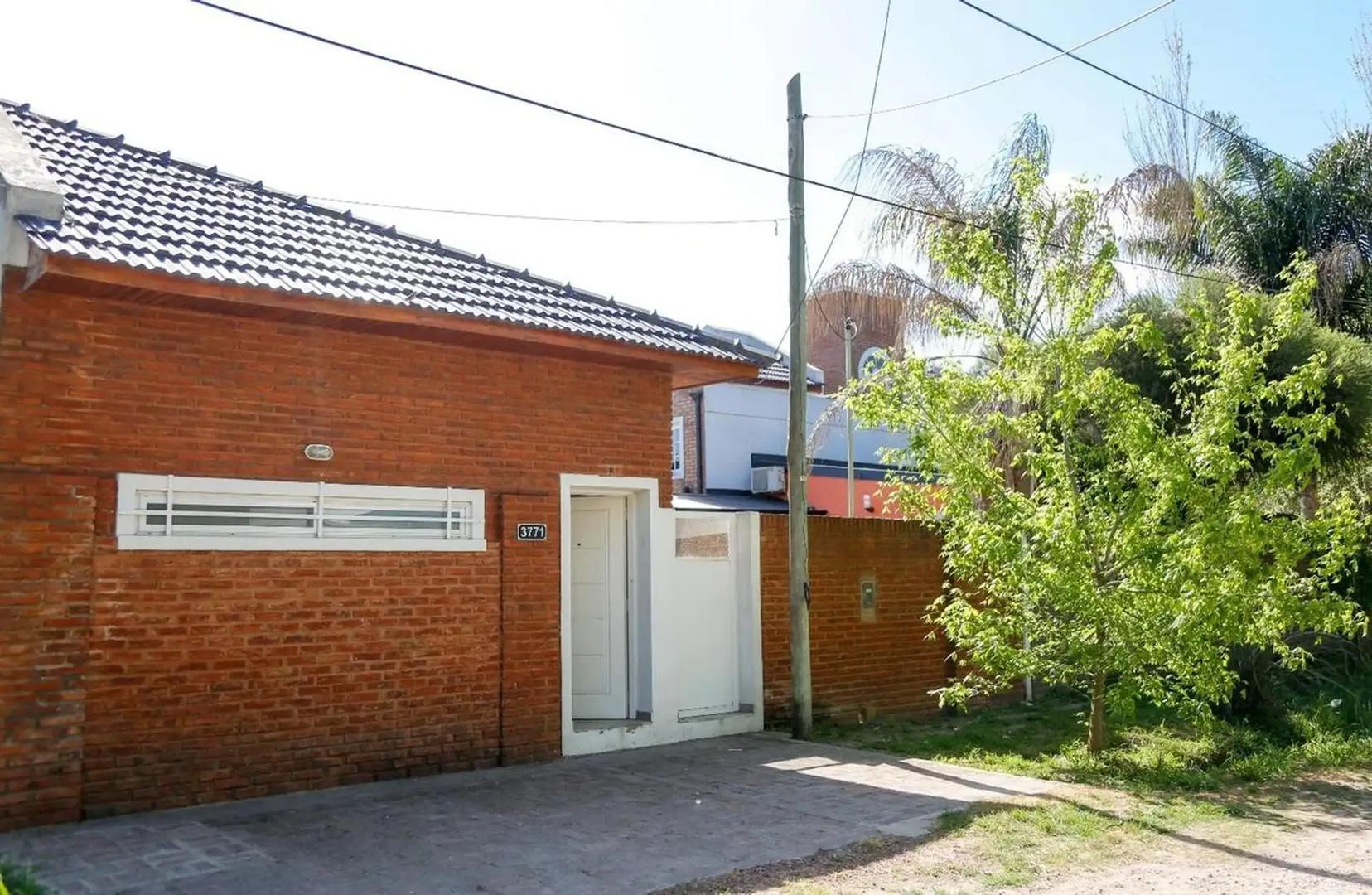 Casa en venta CITY BELL PILETA