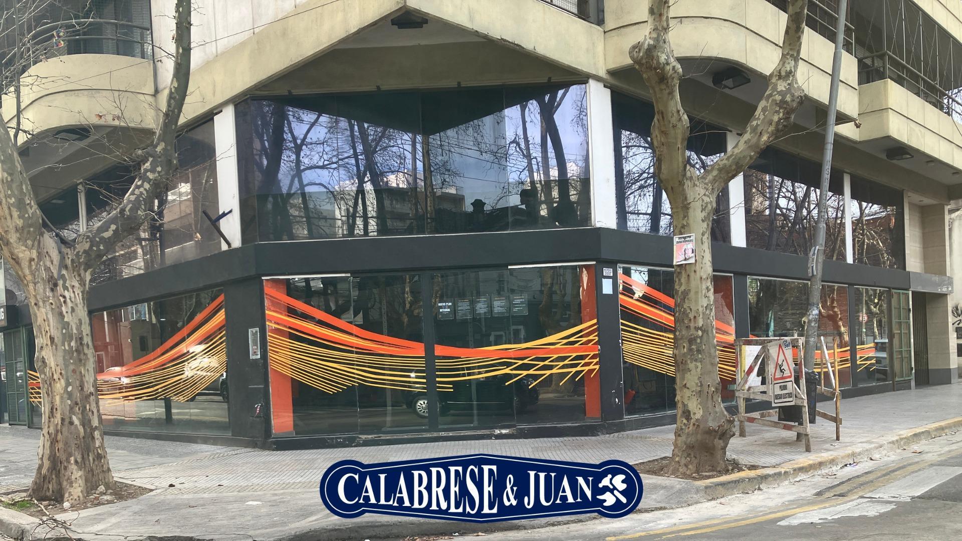 Local comercial en esquina