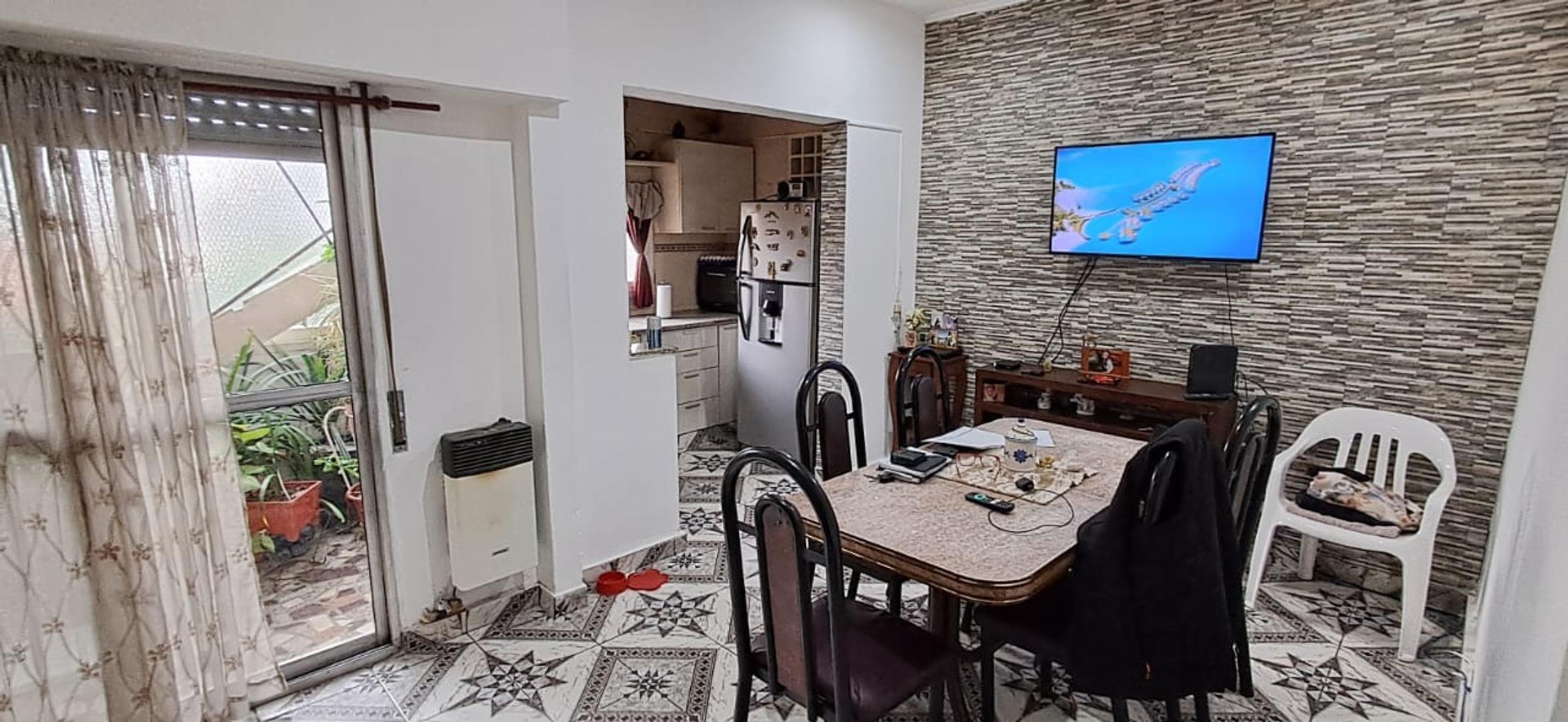 DEPARTAMENTO TIPO CASA 3 AMBIENTES EN VENTA EN WILDE CENTRO